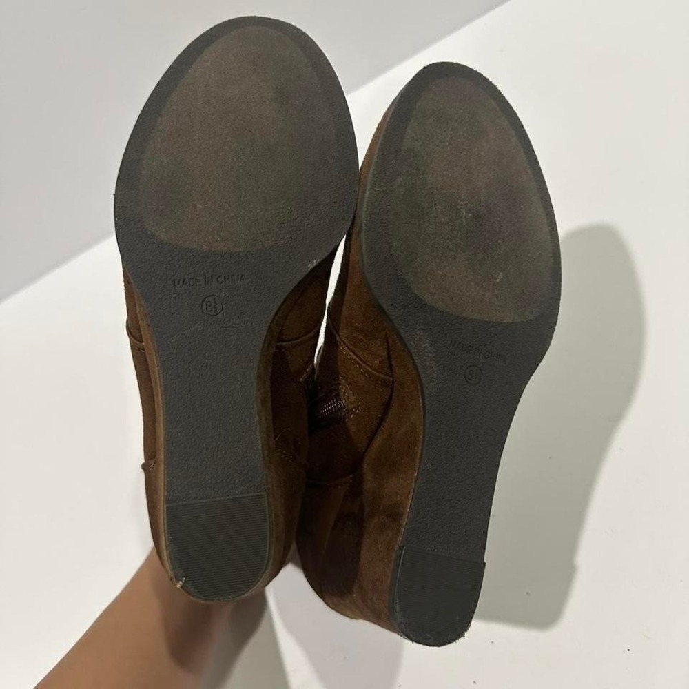 Brown laced Wedges Heels size 8.5 - Picture 4 of 5